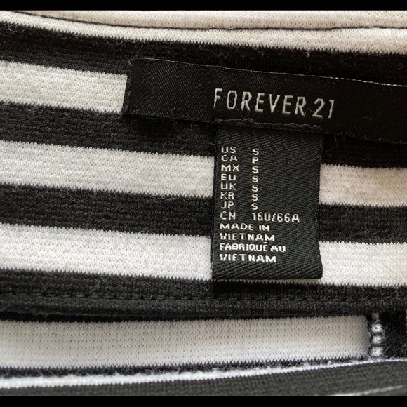 Black & White striped mini skirt Forever 21 size S - Picture 5 of 5